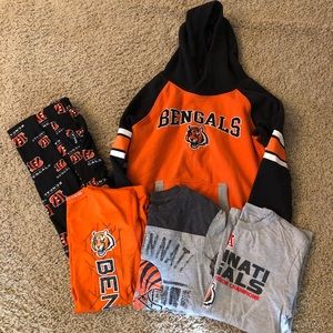 Boys M Cincinnati Bengals Lot